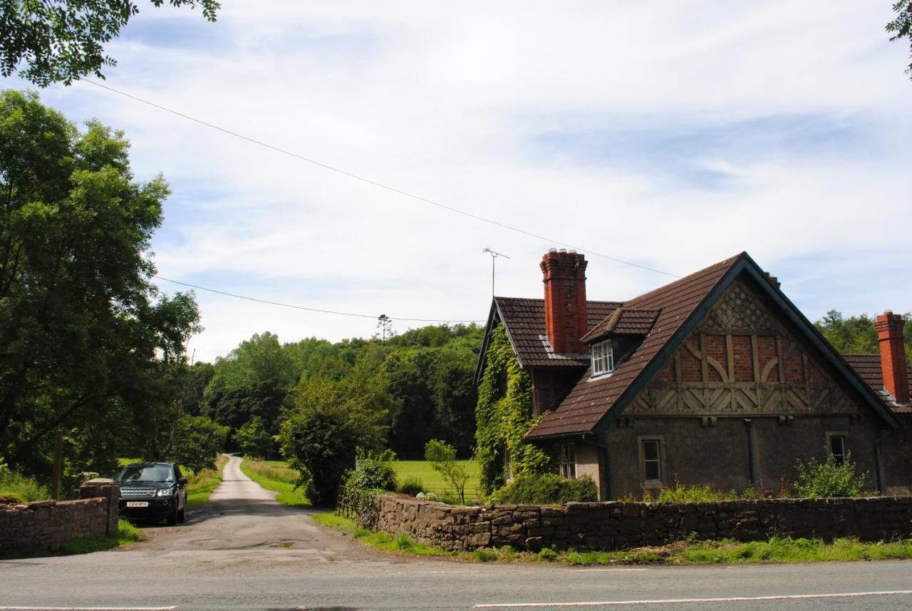 Penbedw Uchaf Estate - Rural Retreats, Tennis Mold Dış mekan fotoğraf